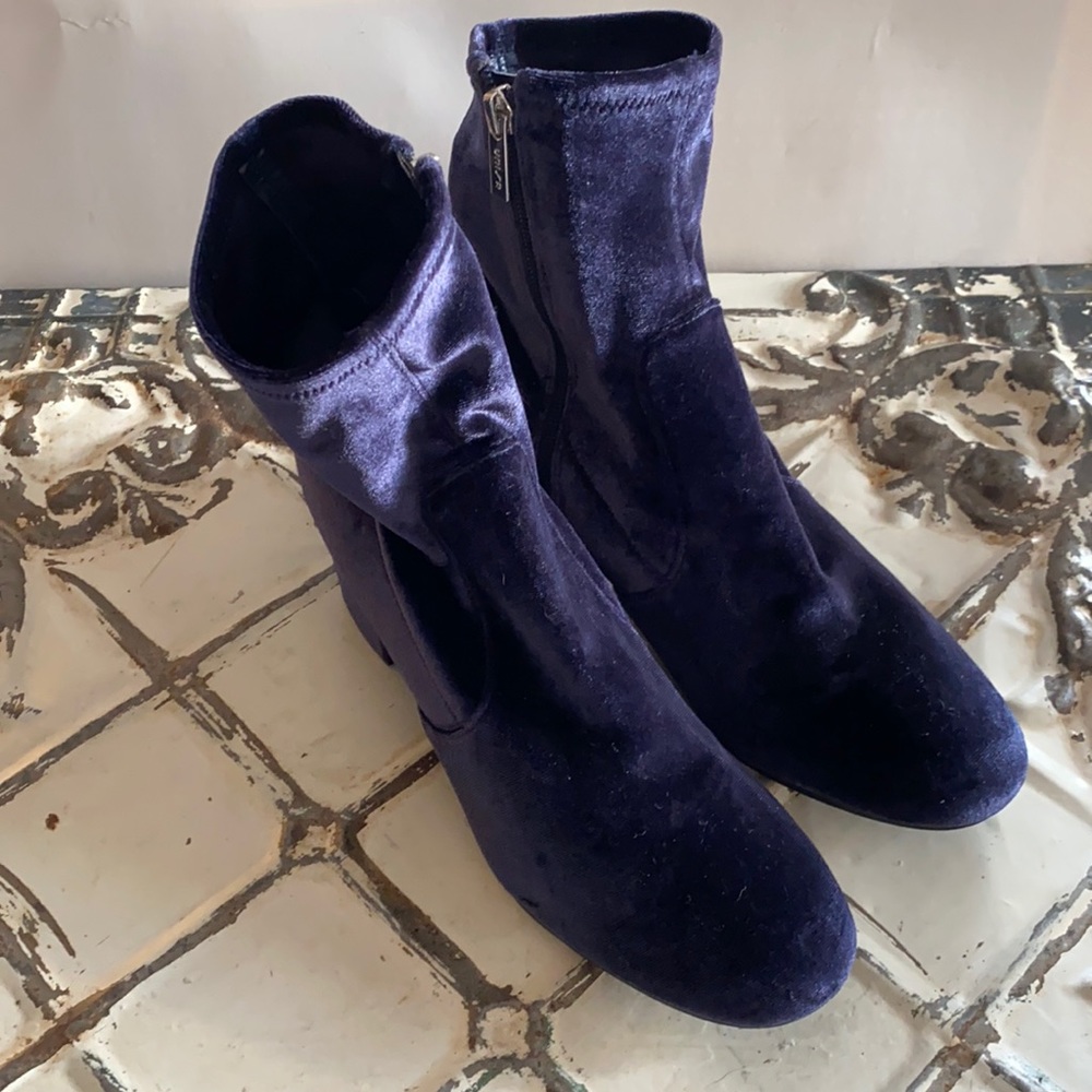 Unisa Boots Sz 10